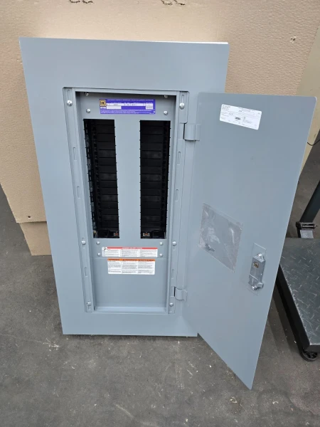 New Square D 250 Amp Main Lug NF Panelboard 600Y/347 VAC 3 Pole 30C NF430L2C