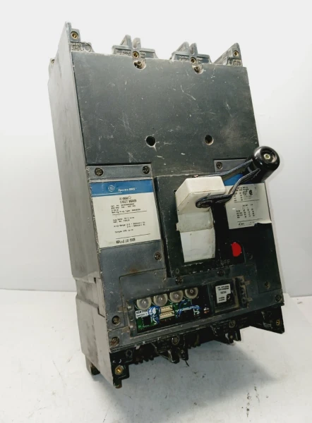 GE 800 Amp Circuit Breaker W/ 800 Amp Plug 3 Pole 600 VAC SKHB36BA0800