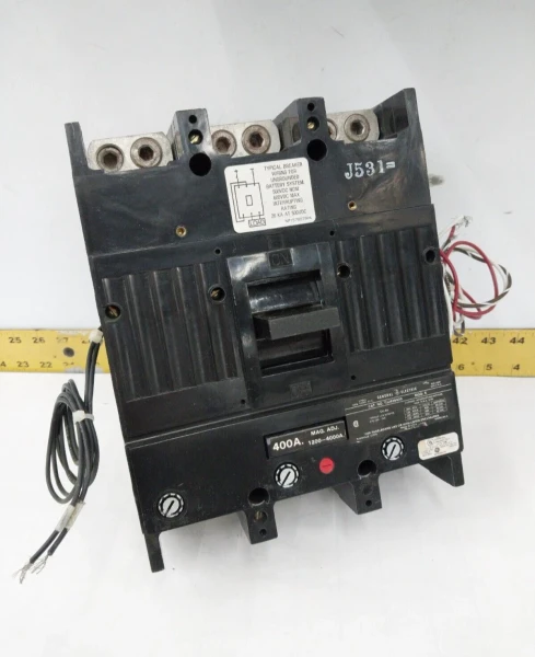 GE 400 Amp Circuit Breaker W/ Shunt & Auxiliary 600 VAC 3 Pole TJJ436400