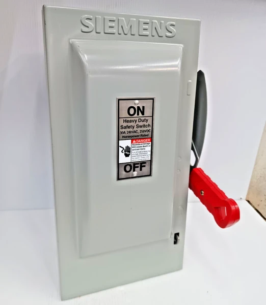 New Siemens 30 Amp Fusible Safety Switch HF321N 240 Vac 3 Pole