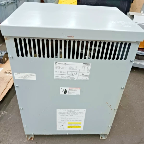 GE 45 Kva 3 Phase Transformer 480 ▲ HV 208/120 LV Wye Delta 9T83B3873