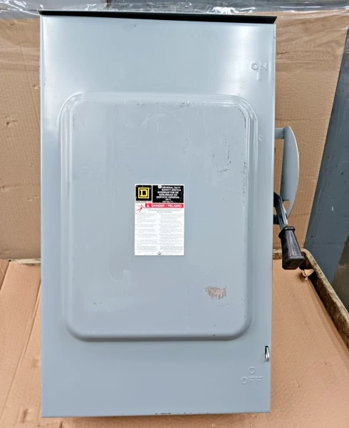 Square D 200 Amp 2 Pole Fusible 3R Safety Switch D224NRB 240 Vac * Flaw