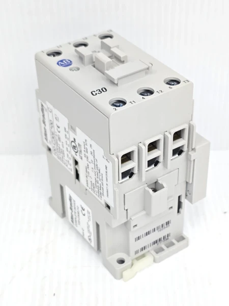 New Allen Bradley 30 Amp Contactor 600 VAC 3 Pole 24 VDC Coil 100-C30EJ10