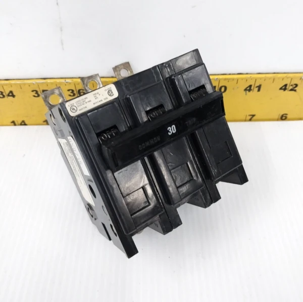 Cutler-Hammer 30 Amp Bolt-On Circuit Breaker 240 VAC 3 Pole BAB3030H