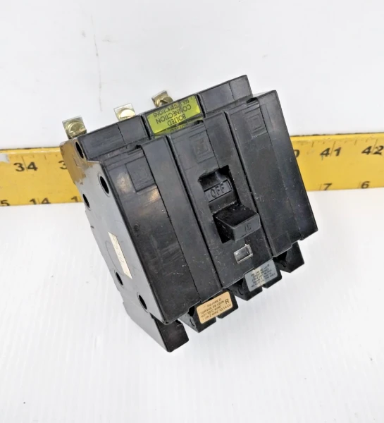 Square D 15 Amp Bolt-On Circuit Breaker 480Y/277 VAC 3 Pole EHB34015 (Chip)