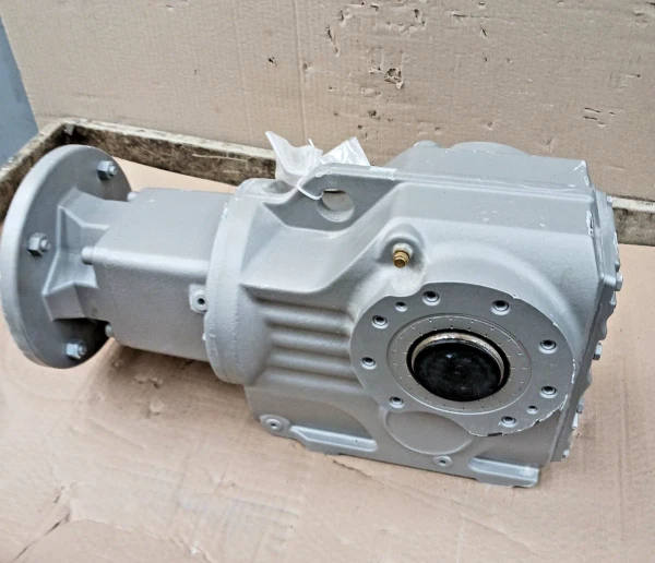 New Sew Eurodrive 29.27:1 Gear Speed Reducer 13,700 LB-IN KA77/T AM213/215