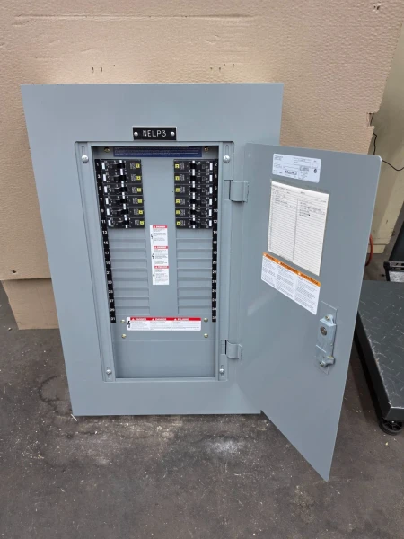 Square D 125 Amp Main Lug MLO NF Panelboard 480Y/277/240 VAC 3Ø/4W 30C NF430L1C