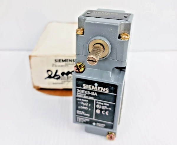 New Siemens 3SE03-AR1 Limit Switch Momentary Side Actuator
