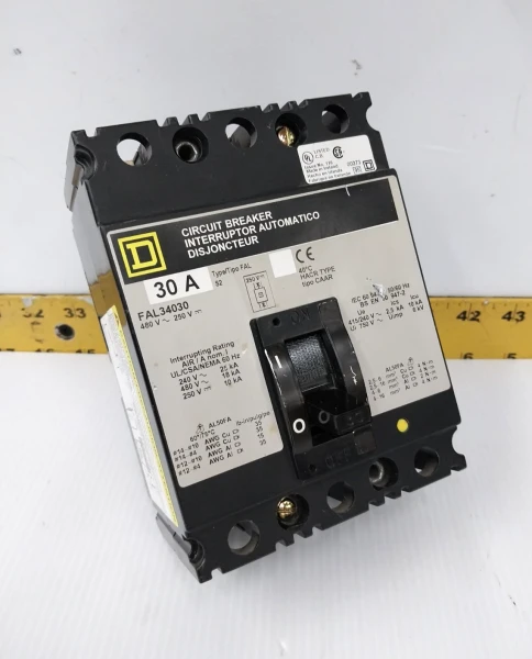 Square D 30 Amp Circuit Breaker 480 VAC / 250 VDC 3 Pole FAL34030