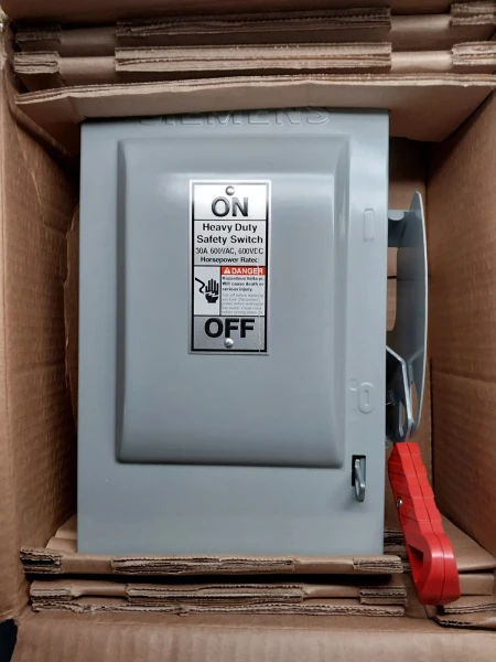 New Siemens 30 Amp Non-Fused Safety Switch 600 VAC 2 Pole 3R HNF261R
