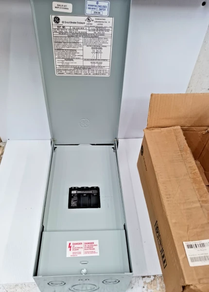 New Ge 100 Amp Enclosed Circuit Breaker 3R Outdoor THQC32100WL TQC100R 240 Vac