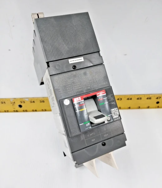 New ABB ReliaGear 45 Amp I-Line Circuit Breaker 600 VAC 3P XT1HU3045AYDQRCODE