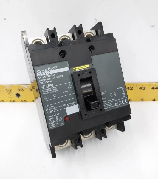 Square D PowerPact 200 Amp Circuit Breaker 240 VAC 3 Pole QBL32200