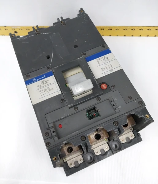 GE Spectra RMS 800 Amp Circuit Breaker 600 VAC 3 Pole SKHA36AT0800