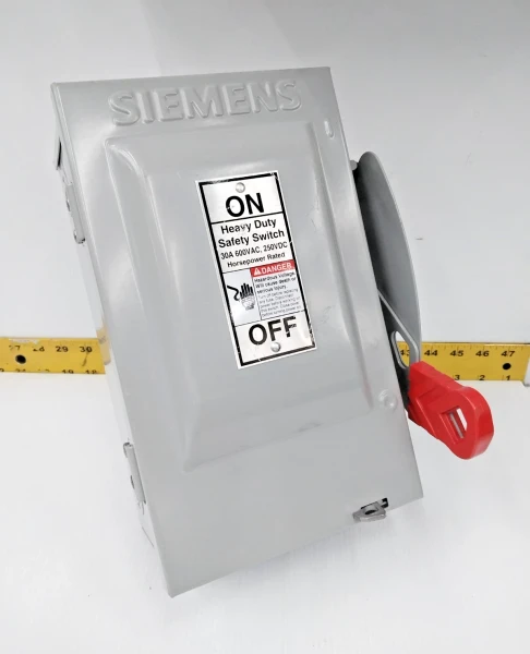 New Siemens 30 Amp Non-Fusible Safety Disconnect Switch 600 VAC 3 Pole HNF361