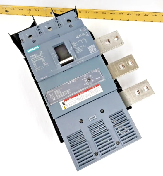 New Siemens 600 Amp Circuit Breaker 600 VAC / 750 VDC 3 Pole 3VA5460-5EC31-0AA0