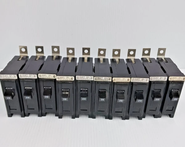 Lot of 10 Cutler Hammer 20 Amp Circuit Breaker 1 POLE 120 VAC BA120