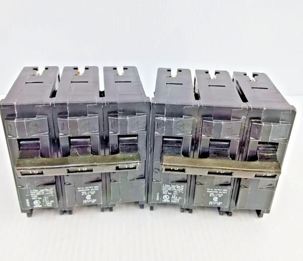 Lot of 2 Siemens QP Q315 Push-in Circuit Breaker 15 Amp 3 Pole 240 Vac