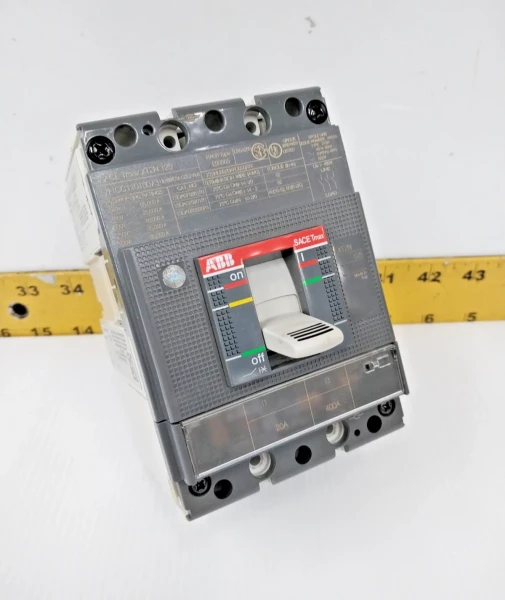 ABB SACE Tmax 20 Amp Circuit Breaker 600 VAC 3 Pole XT2NU3020AFD000XXX