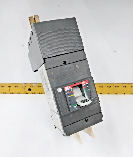ABB SACE Tmax 100 Amp I-Line Circuit Breaker 600 VAC 3 Pole XT1HU3100AYD000XXX