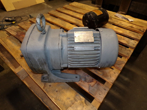 STERLING .75 HP AC ELECTRIC GEAR MOTOR 100 RPM OUTPUT 230/460 VAC TEFC 3 PHASE 