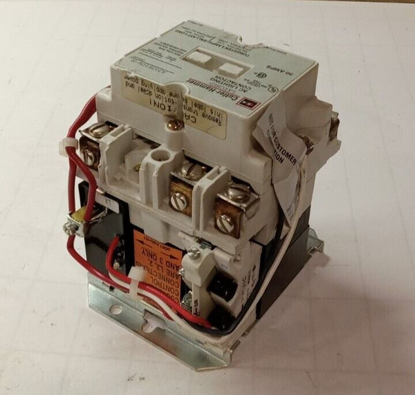 NEW CUTLER HAMMER LIGHTING CONTACTOR 3 POLE 30 AMP 600 VAC 240 V COIL A202K1CW-M