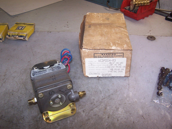 NEW BARKSDALE VCDPD1H-A3 VACUUM SWITCH 480 VAC RANGE .06-6" HGVAC TYPE 4