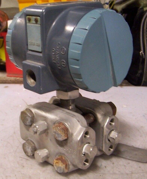 FOXBORO 823DP-I3S1NL1 ELECTRONIC TRANSMITTER 12.5/65 VDC 3000 PSI MWP 1/2"