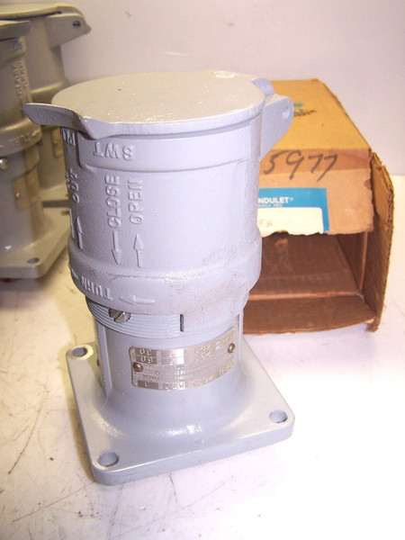 NEW CROUSE HINDS QEH 2634 ARKTITE RECEPTACLE M72 5 HP 3Ø 60/30A 230/480V 3W 4P 