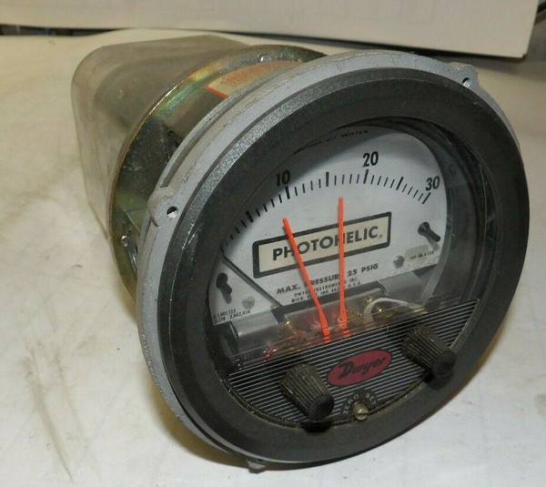 DWYER PHOTOHELIC 0-30" H2O 25 PSI PRESSURE SWITCH/GAUGE  117 VAC 10 AMP CAT 3030