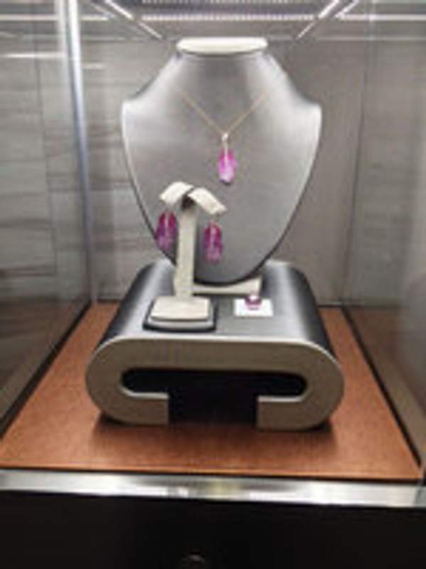 Customize Your Jewelry Displays with Ease... Customize Your Jewelry Displays with Ease...