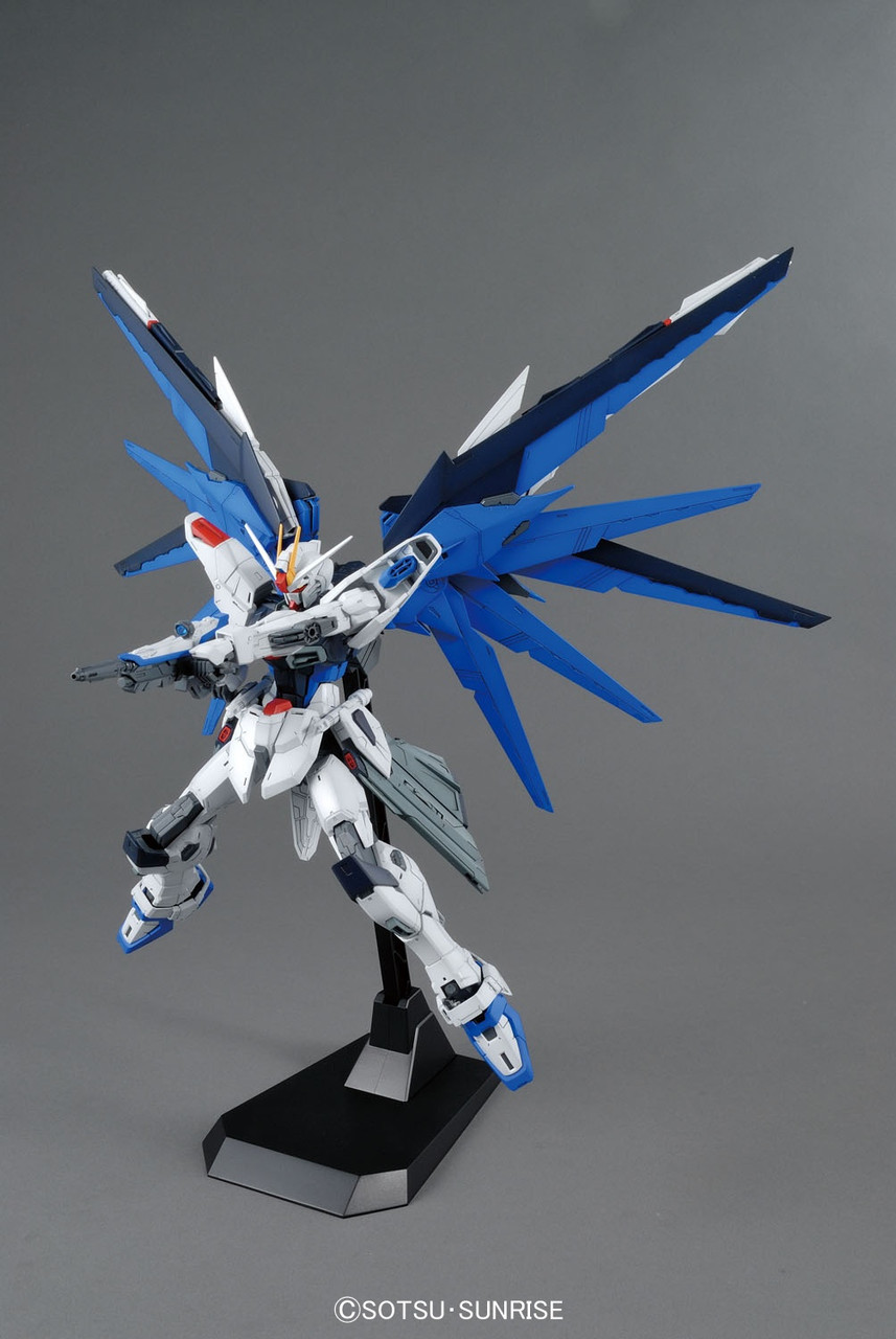 MG Freedom Gundam V2 - King Kong Hobbies