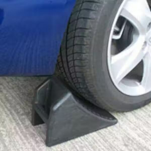 LGV Industrial Rubber Wheel Chock LGV Industrial Rubber Wheel Chock