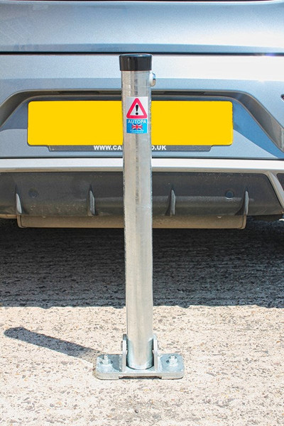 750mm Lockable Hinged Parking Post
