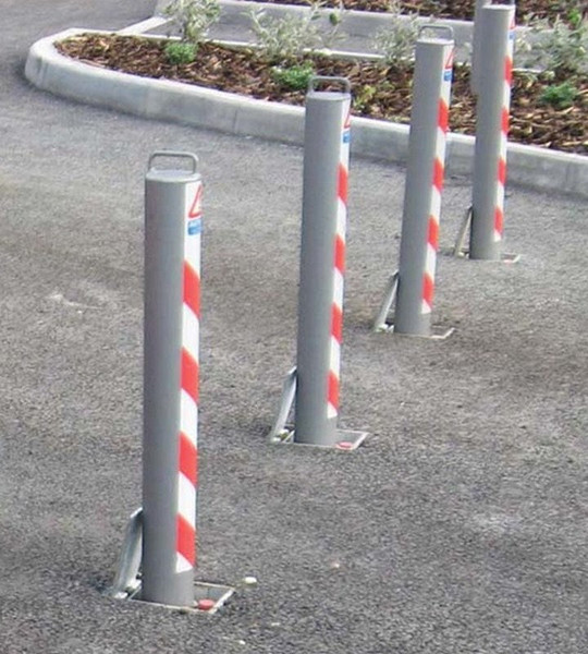 900mm Retractable Post With integral Lock