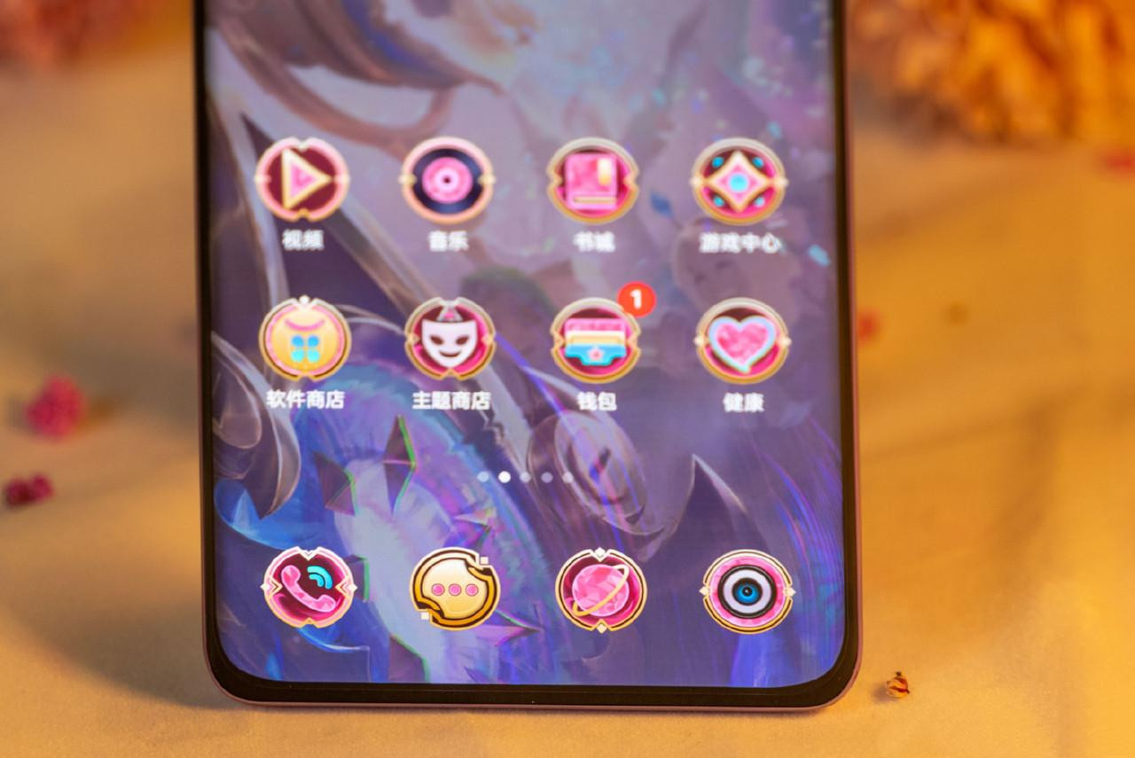 OPPO Reno10 Pro x League of Legends Wild Rift Seraphine Limited