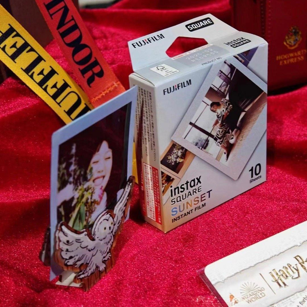 Fujifilm x Harry Potter Instax Square SQ40 Instant Camera Gift Box
