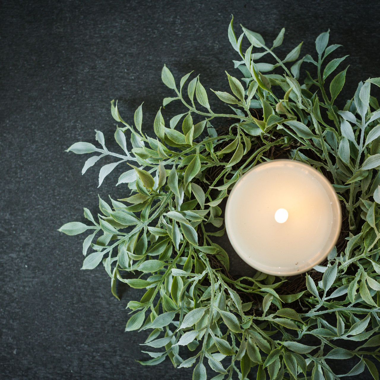 12" SOFT GREEN TEA LEAF CANDLE RING