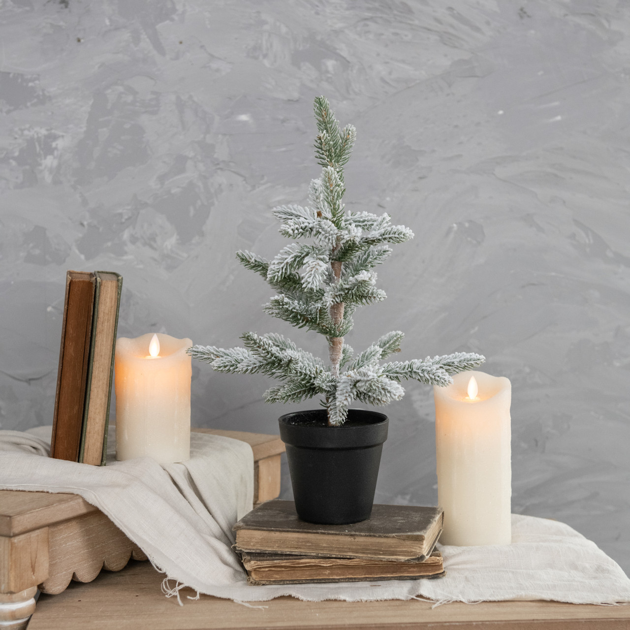 15.75" SNOWY PINE W/ PLASTIC POT