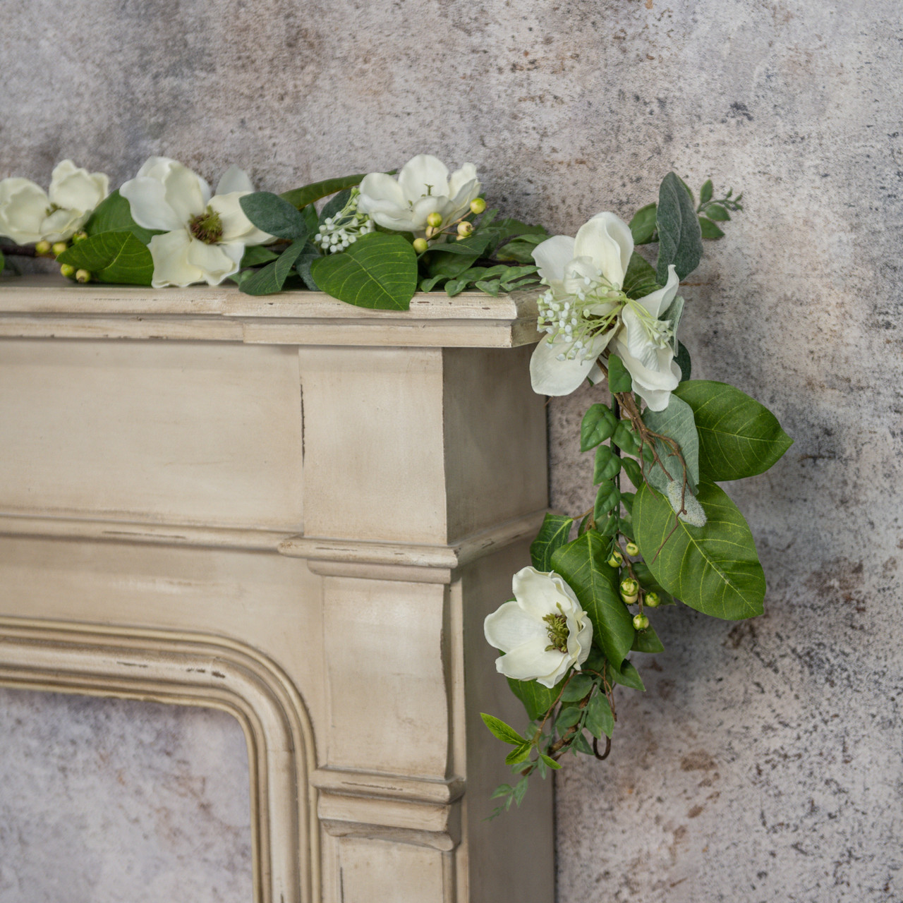 6' CREAM MAGNOLIA & BERRY GARLAND