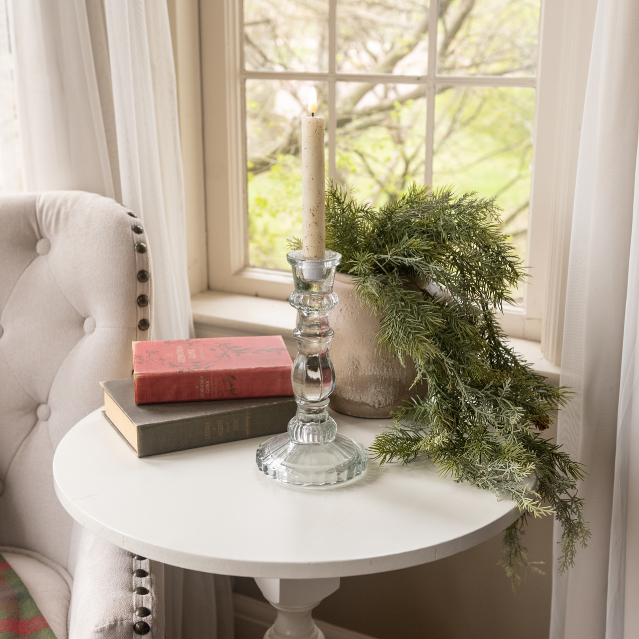 9" GLASS TAPER CANDLESTICK