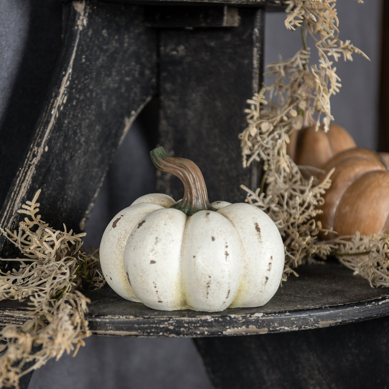 4.75" CREAM RESIN PUMPKIN