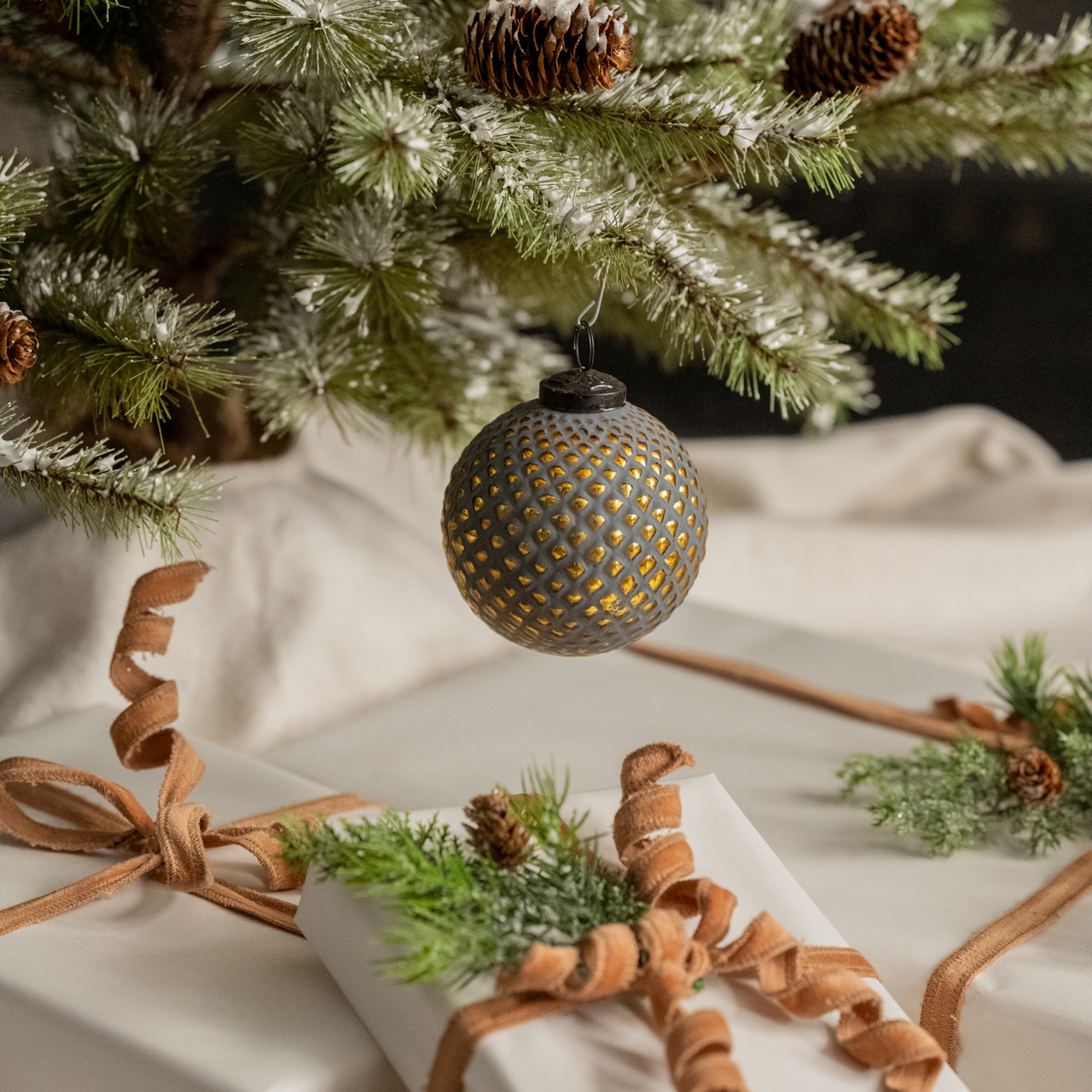4" GOLD & GREY KUGEL ORNAMENT