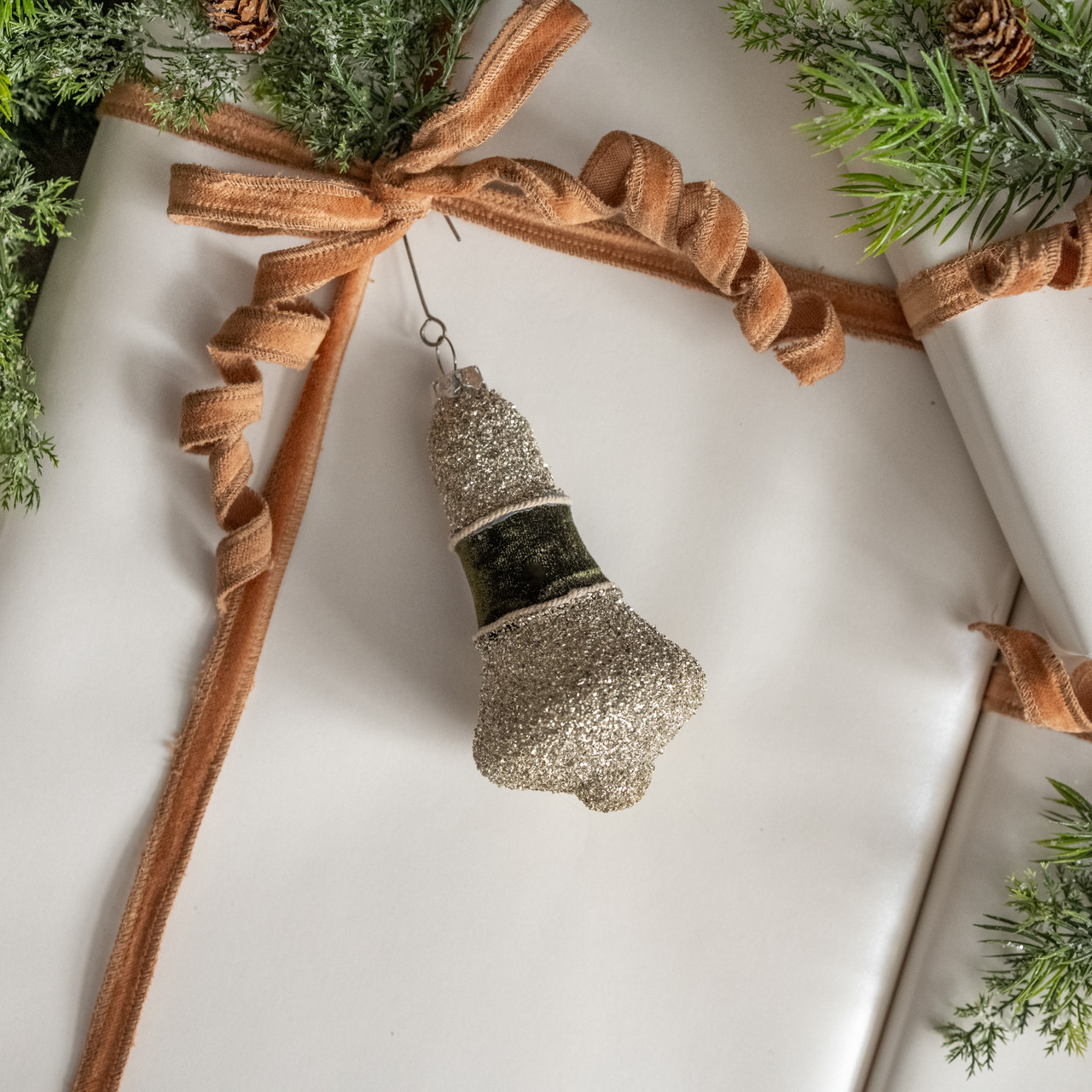 5" FOREST VELVET & GLITTER BELL