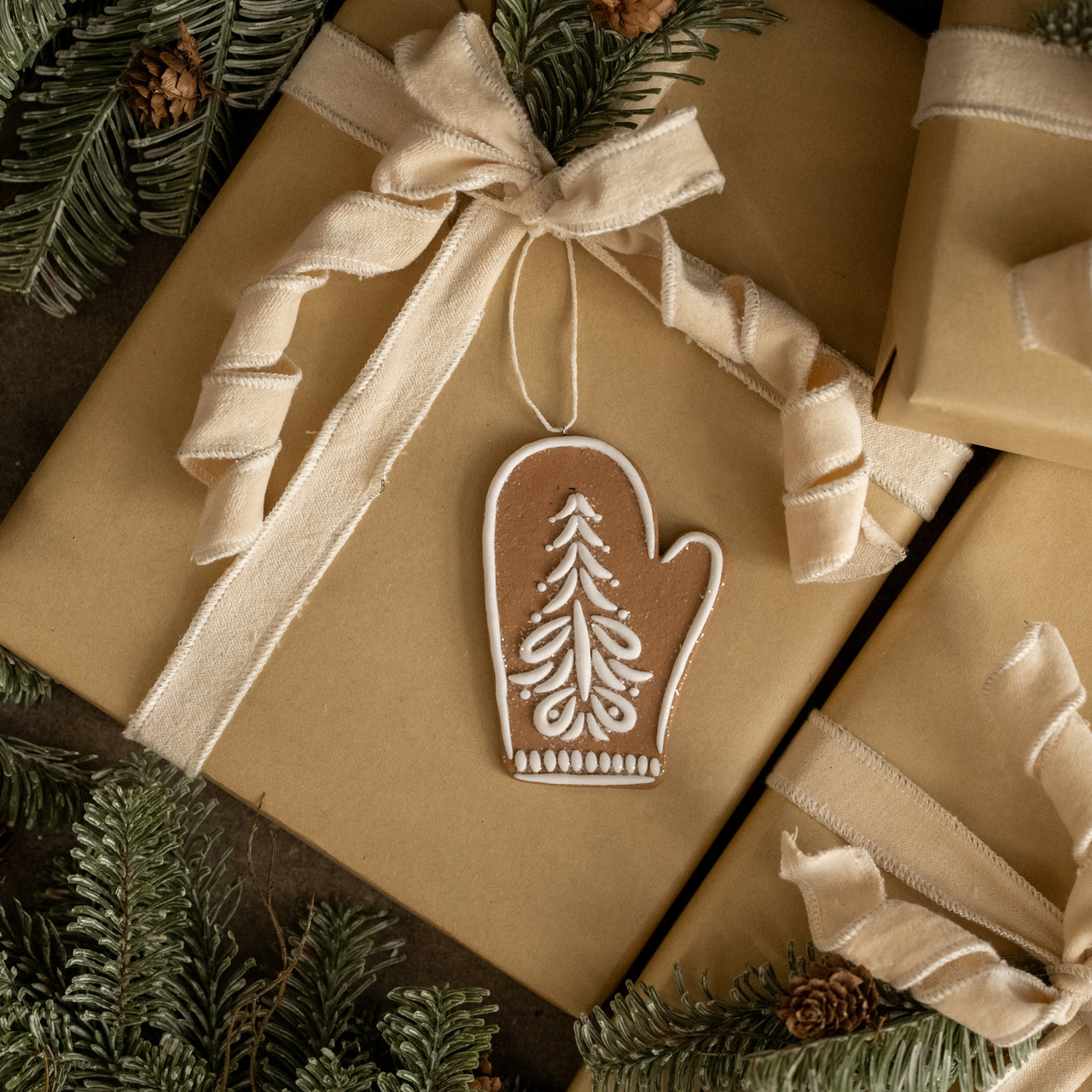 GINGERBREAD MITTEN ORNAMENT