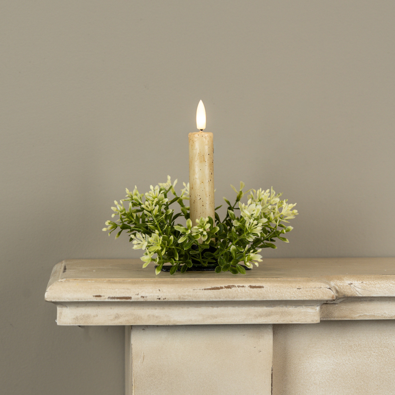 6" NEW ENGLAND BOXWOOD & BERRIES TAPER CANDLE RING