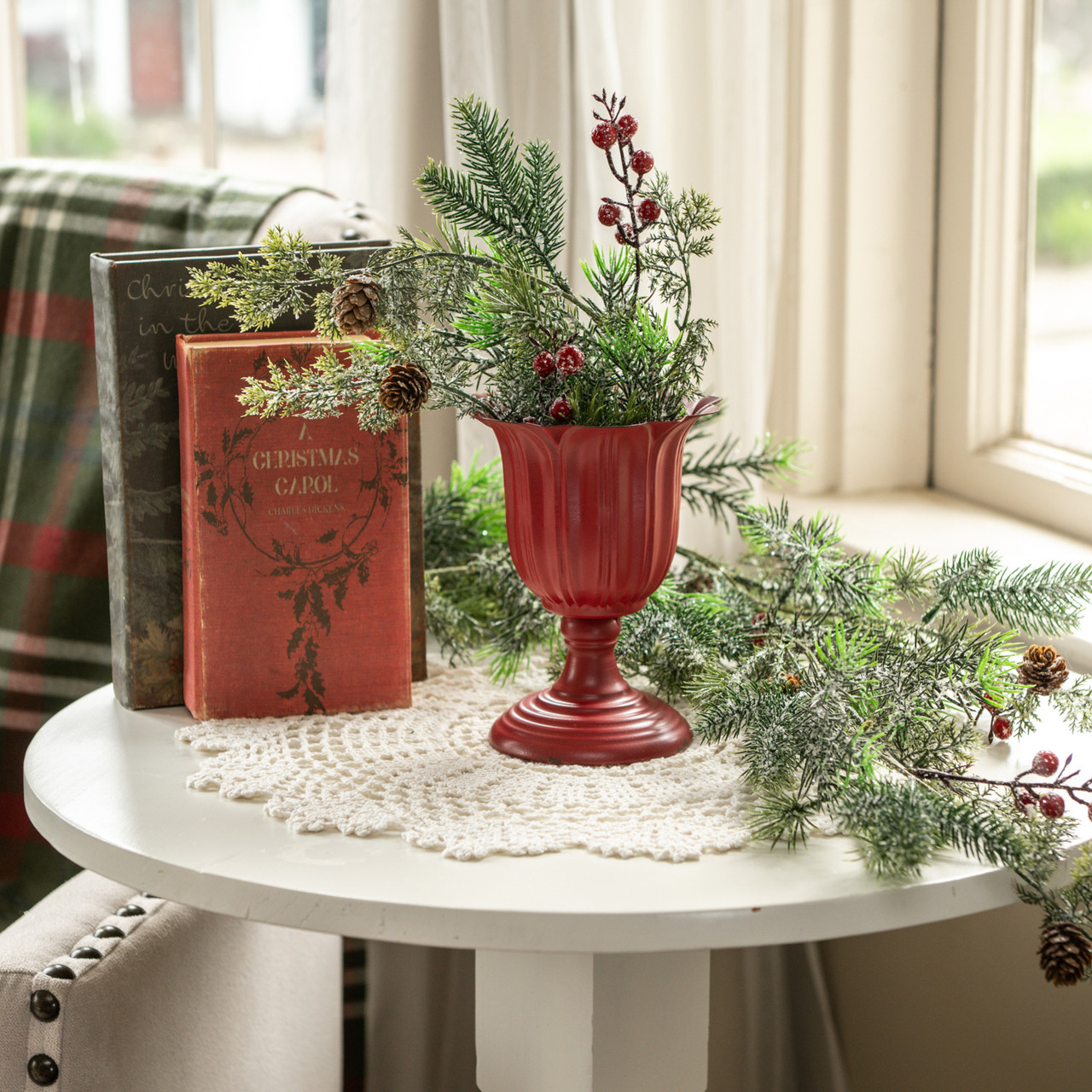 6.25" RED FLOWER URN