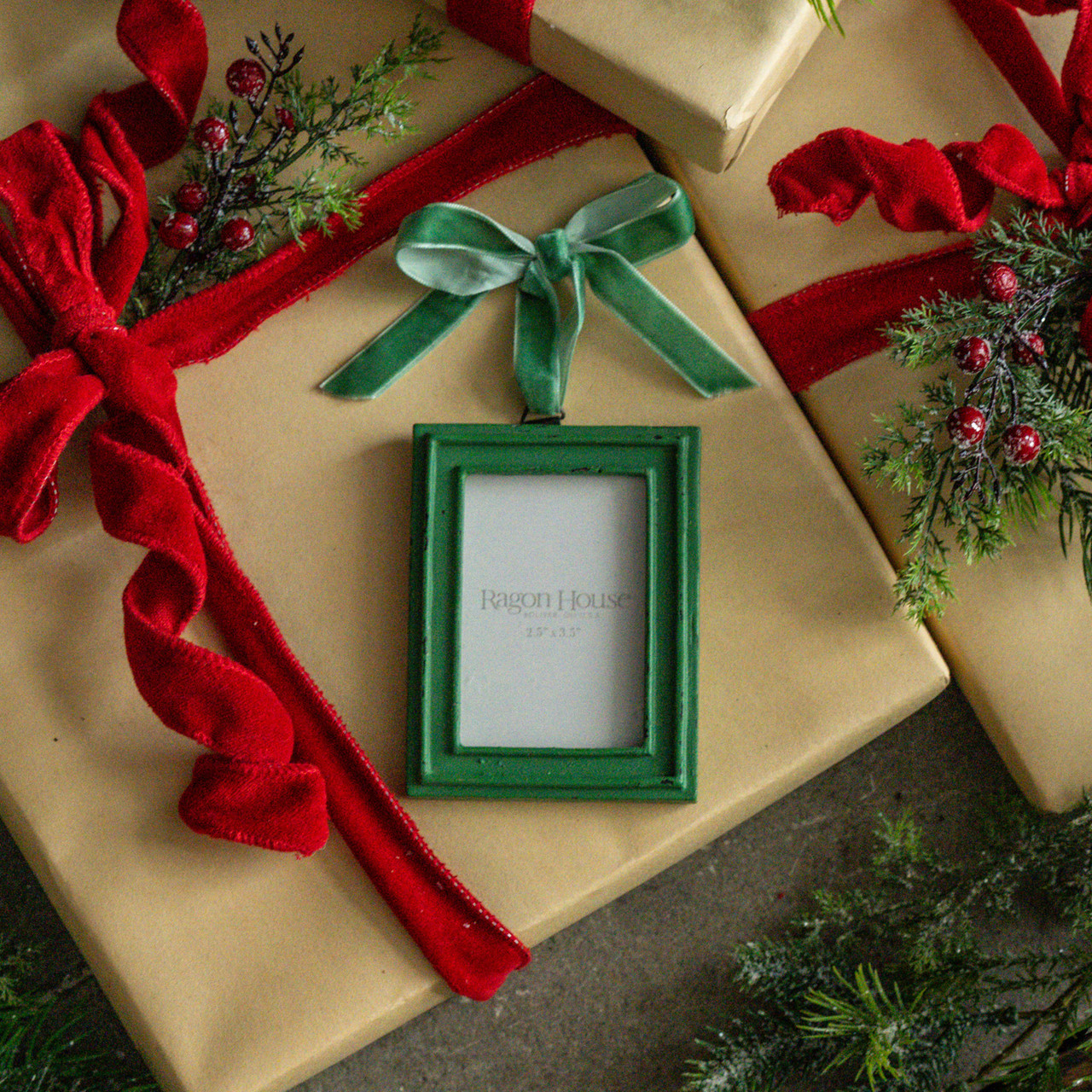GREEN RECTANGLE FRAME ORNAMENT