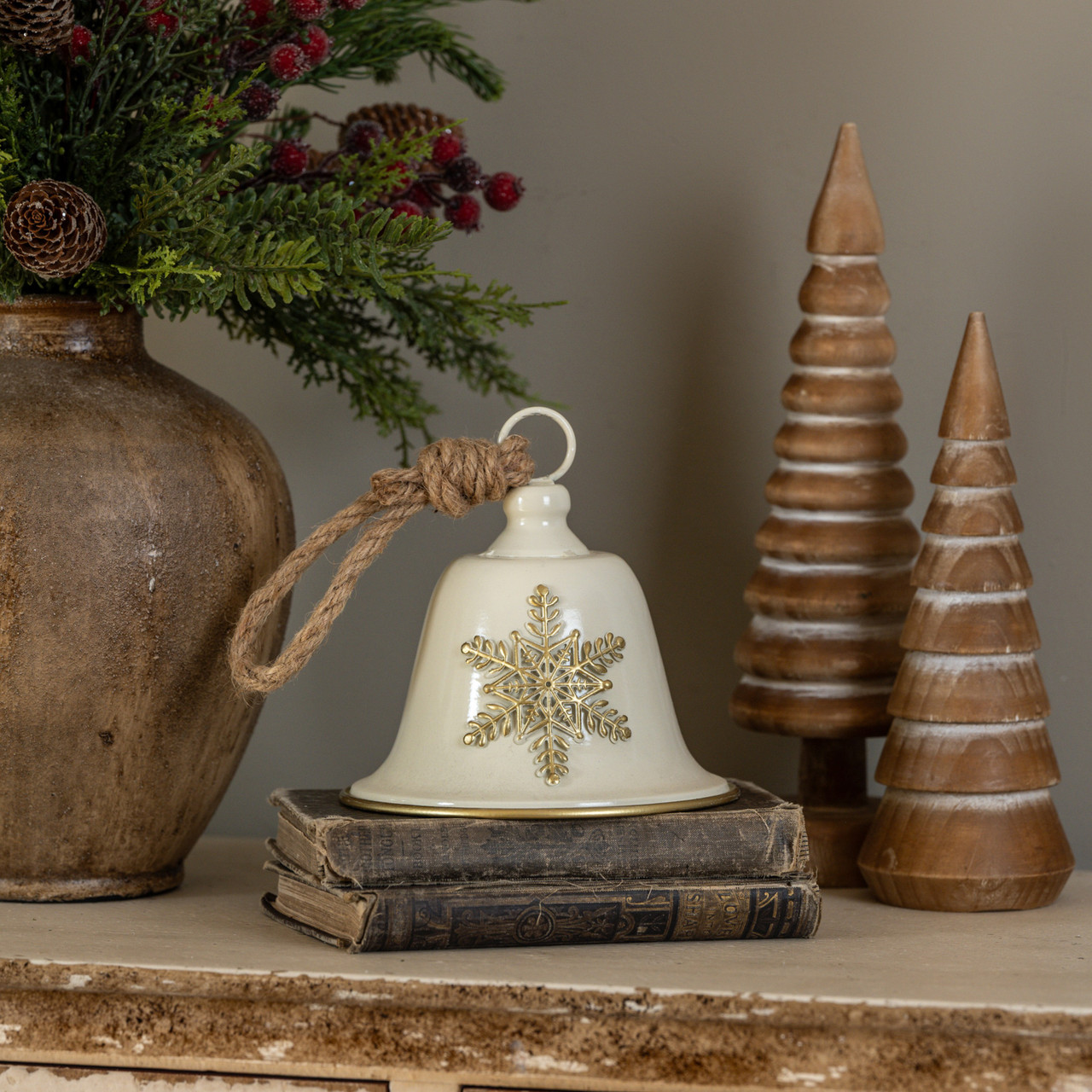 6.5" CREAM BELL W/ SNOWFLAKE