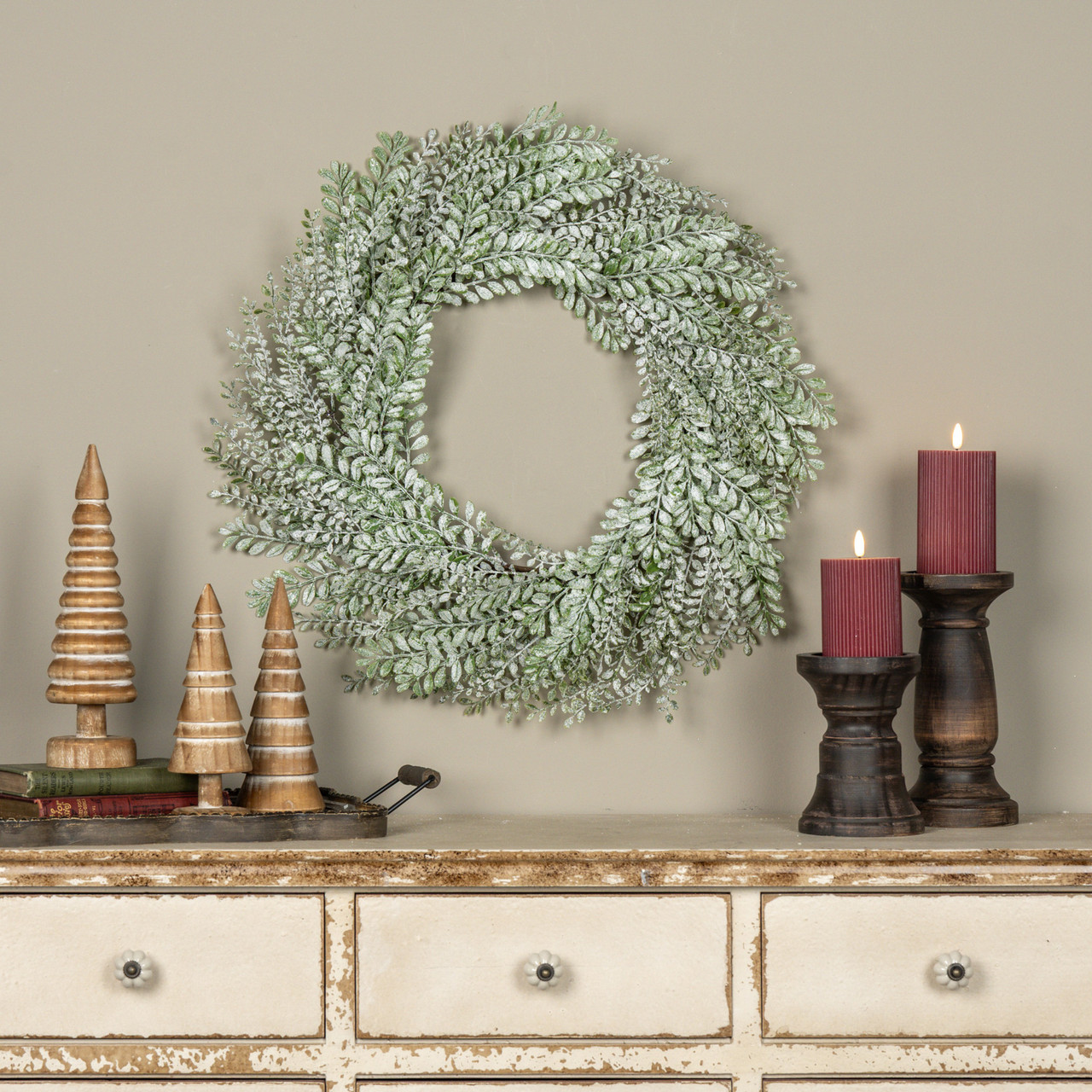 24" FROSTED BOXWOOD WREATH